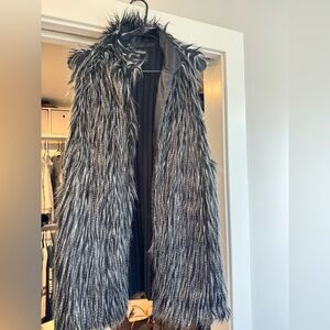 Stylish Faux Fur Vest in Black and Gray